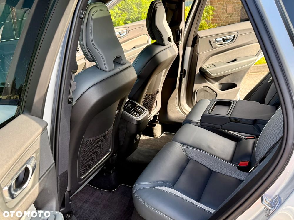 Volvo XC 60 B4 D AWD Geartronic RDesign - 37