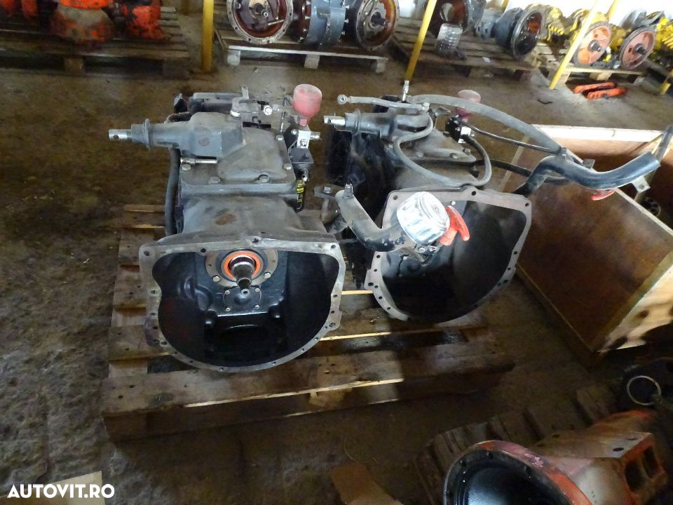 Cutie viteze Carraro TLB1 ,  Komatsu WB 93 R2 - 7