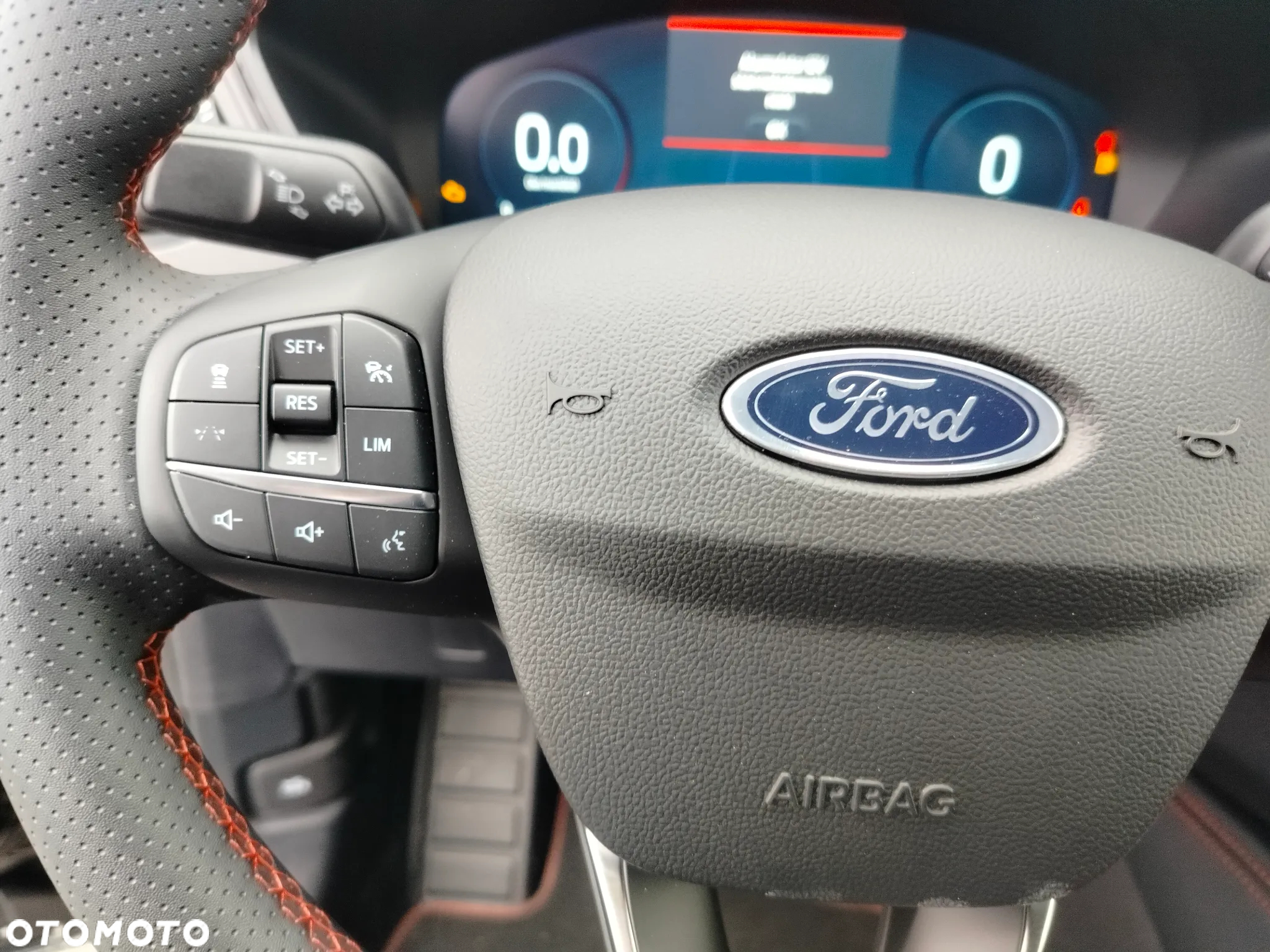 Ford Kuga - 18