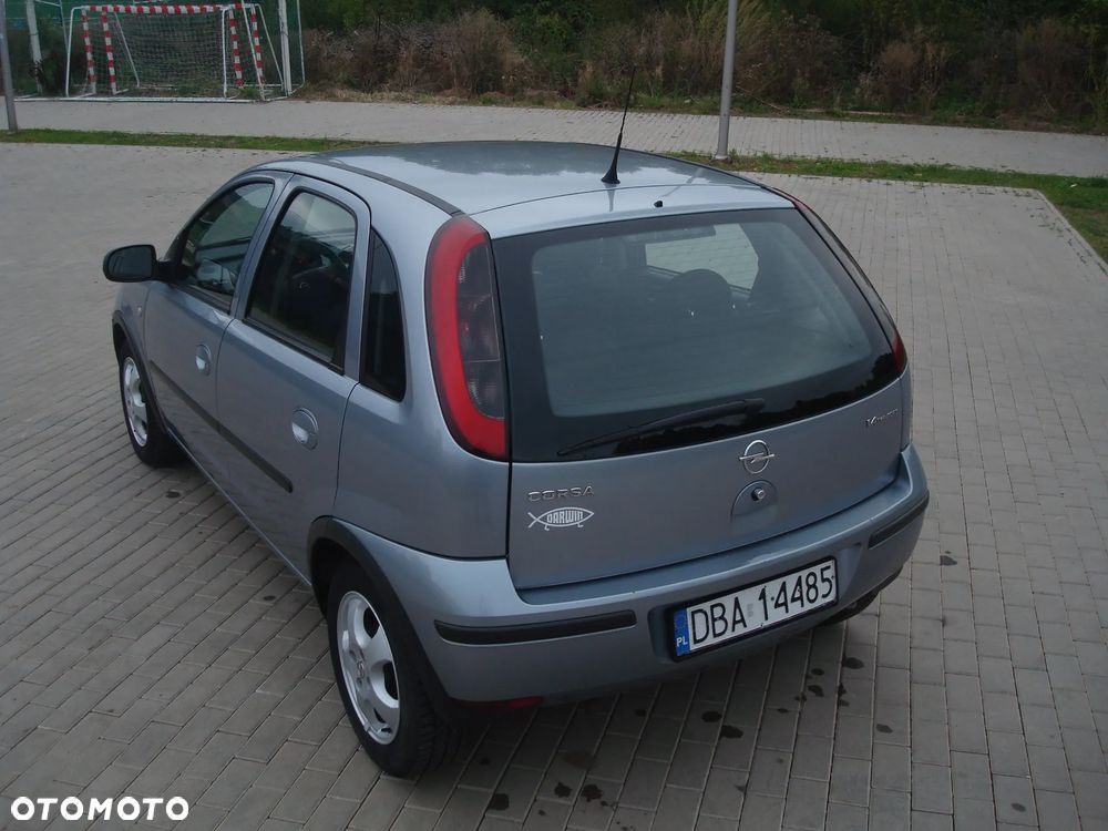 Opel Corsa 1.4 16V Cosmo - 11