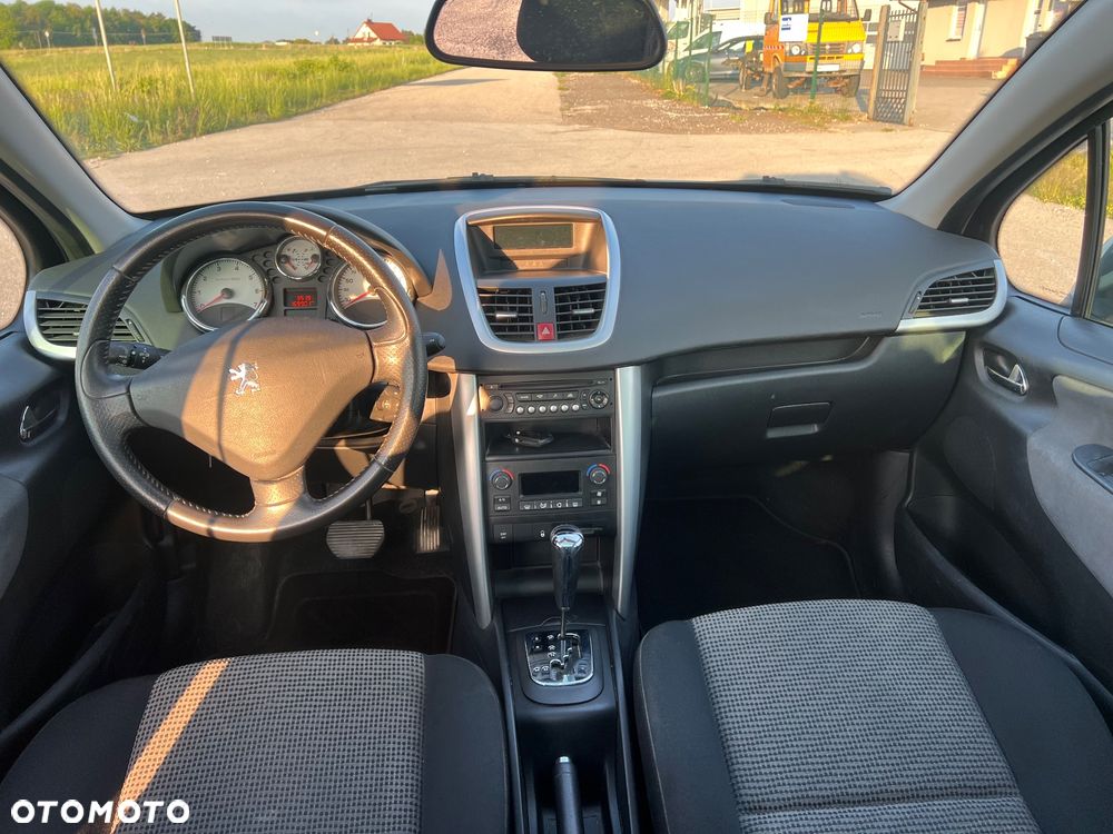 Peugeot 207 120 Automatik Premium - 8
