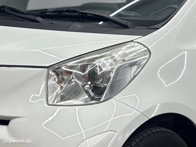 Toyota iQ 1.0 VVT-i - 14