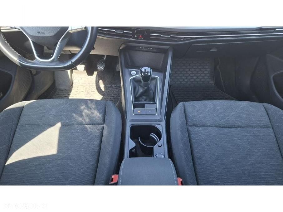 Volkswagen Golf - 22