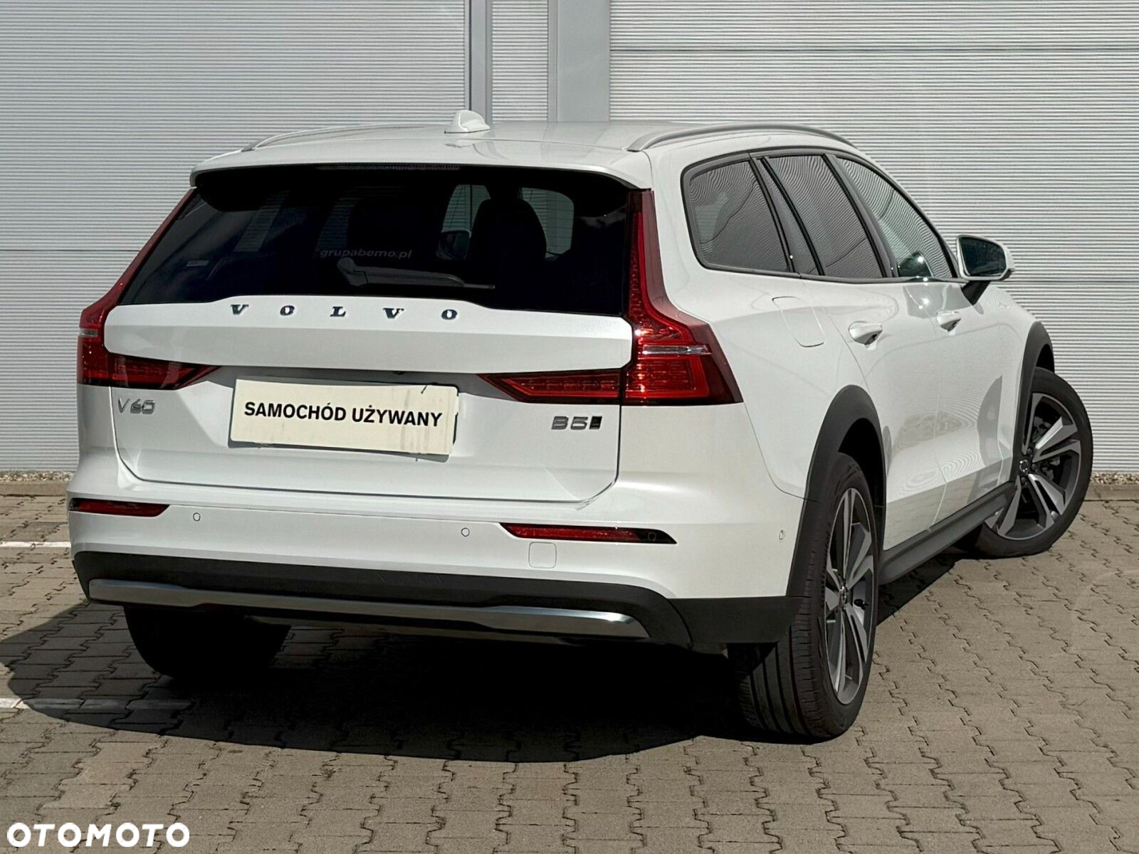 Volvo V60 Cross Country Plus B5 B AWD - 12