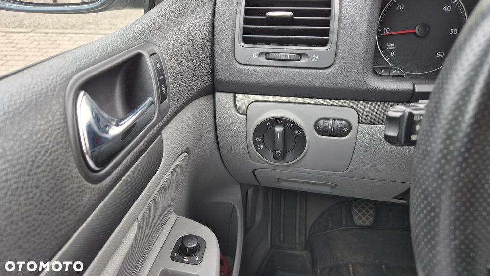 Volkswagen Golf 1.9 TDI 4Motion Sportline - 10