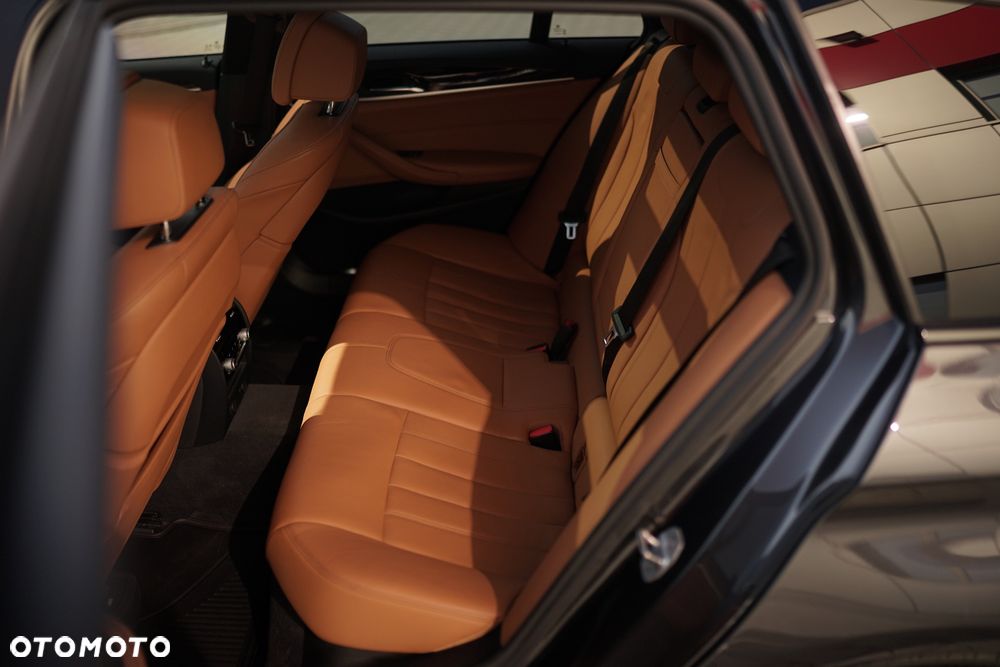 BMW Seria 5 540i xDrive M Sport sport - 9