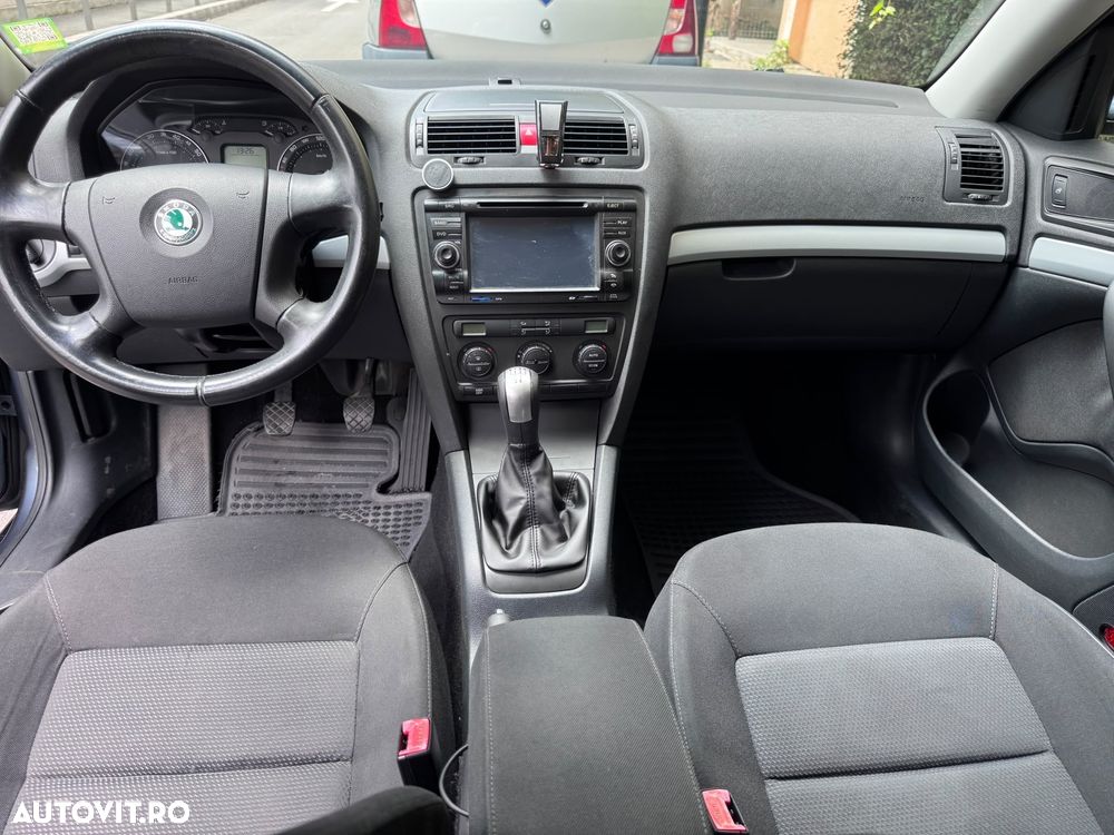Skoda Octavia 1.6 MPI Ambiente - 5