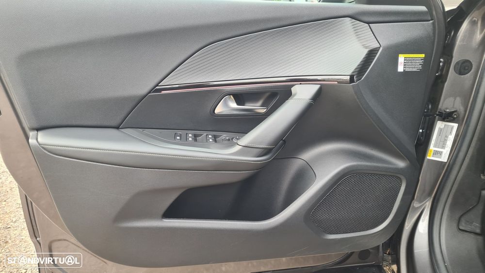 Peugeot 2008 1.5 BlueHDi GT EAT8 - 9