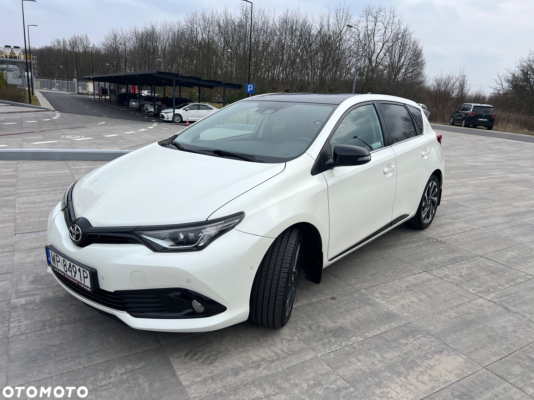 Toyota Auris 1.6 Selection - 1