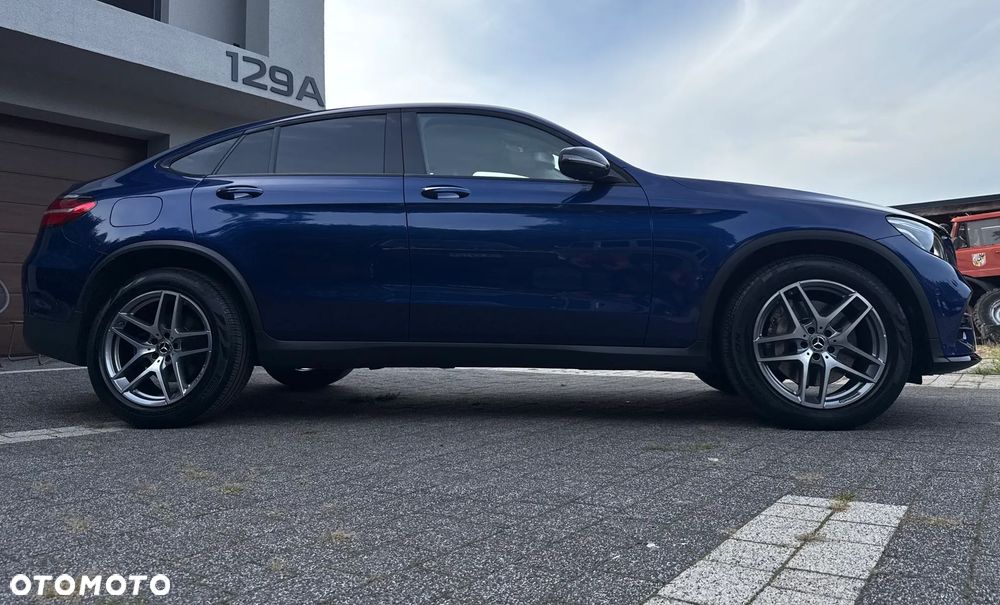 Mercedes-Benz GLC 250 4Matic 9G-TRONIC AMG Line - 9