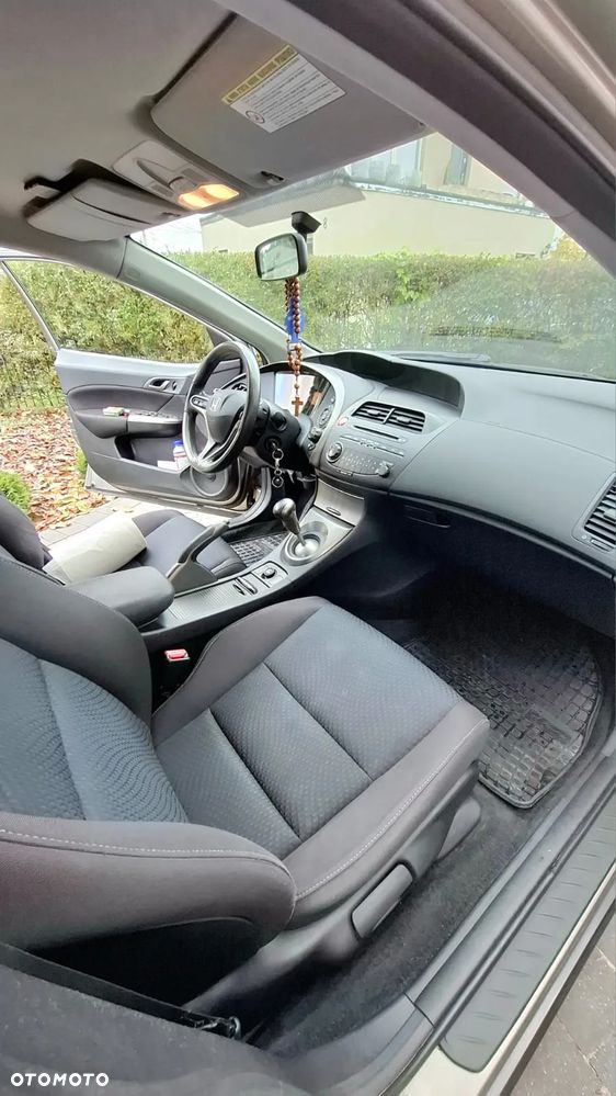 Honda Civic 1.4 i-VTEC - 9