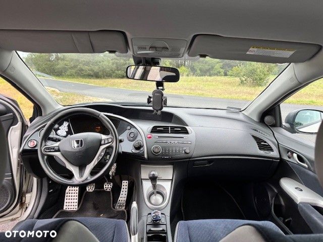 Honda Civic 1.8 Executive - 4