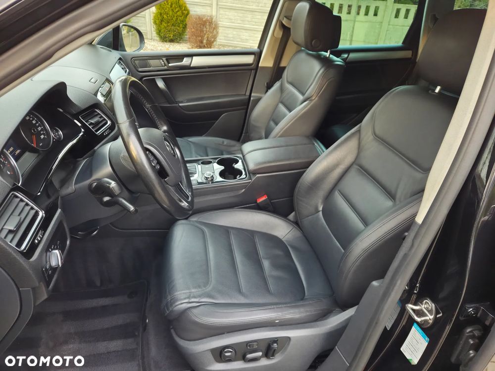 Volkswagen Touareg 3.0 V6 TDI BMT R-Style - 14