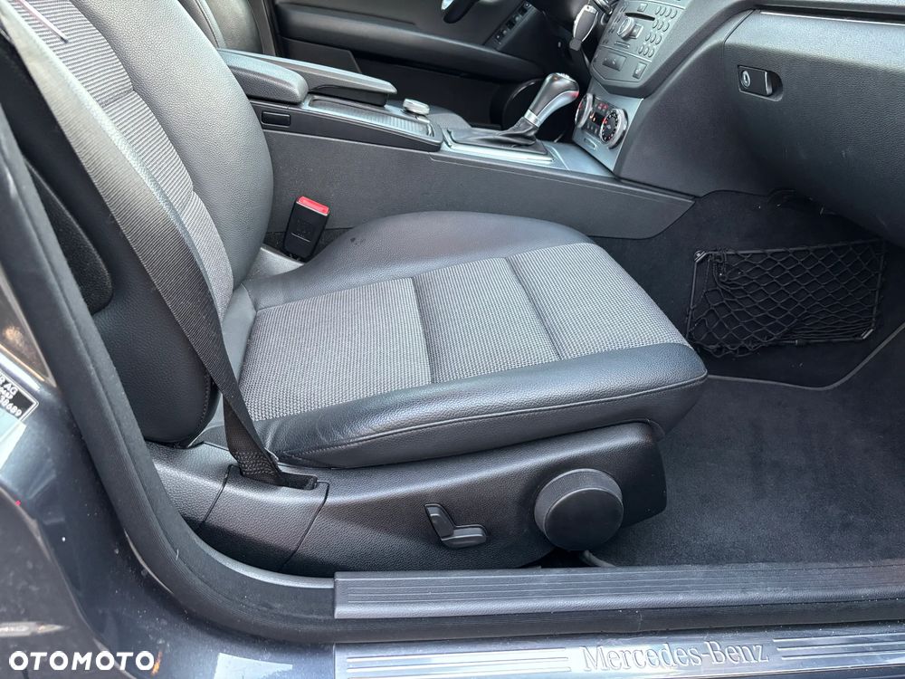 Mercedes-Benz Klasa C 200 T CGI Automatik BlueEFFICIENCY Avantgarde - 18