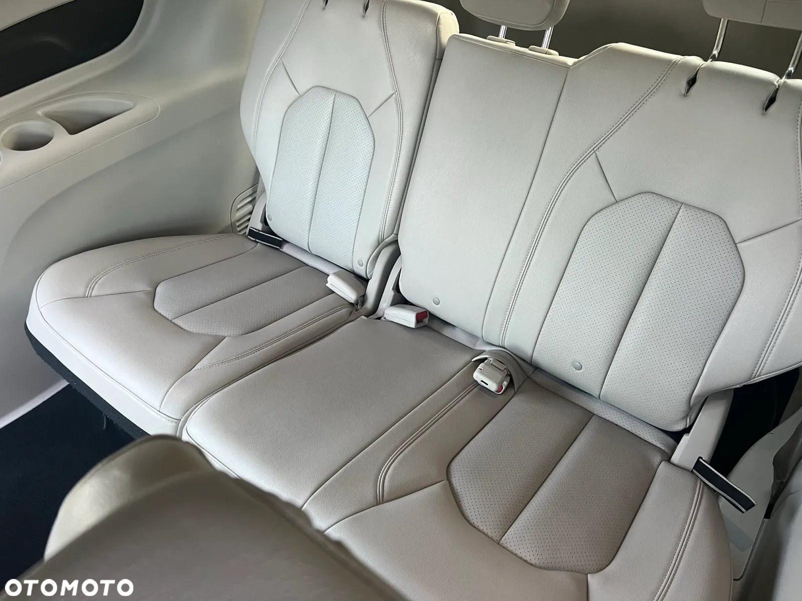 Chrysler Pacifica - 26