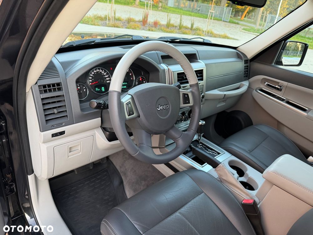 Jeep Cherokee - 21