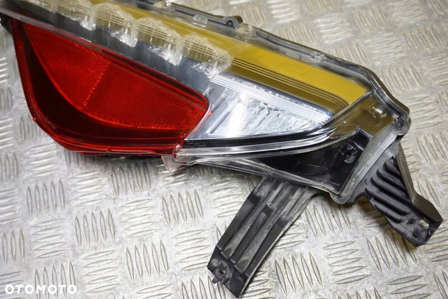 TOYOTA PRIUS PRIME 2017 - 2022 LAMPA TYŁ PRAWA w ZDERZAK TYLNA LED USA - 4
