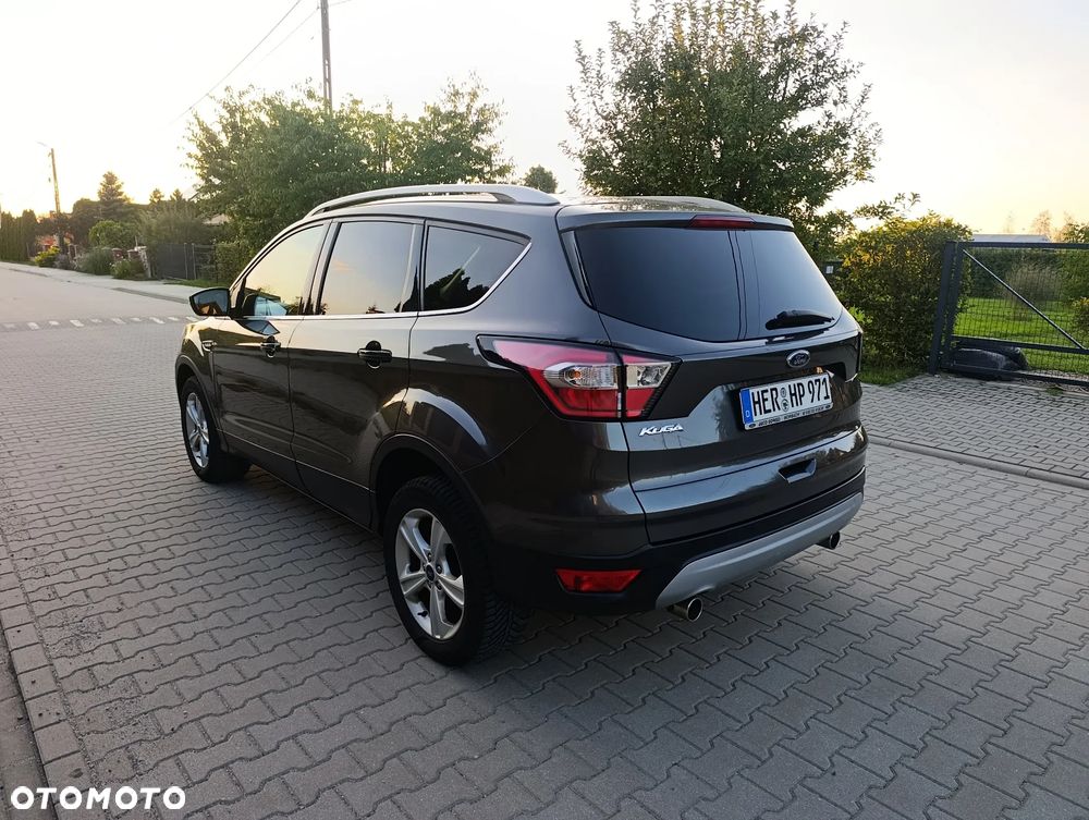 Ford Kuga 2.0 TDCi 2x4 Titanium - 5