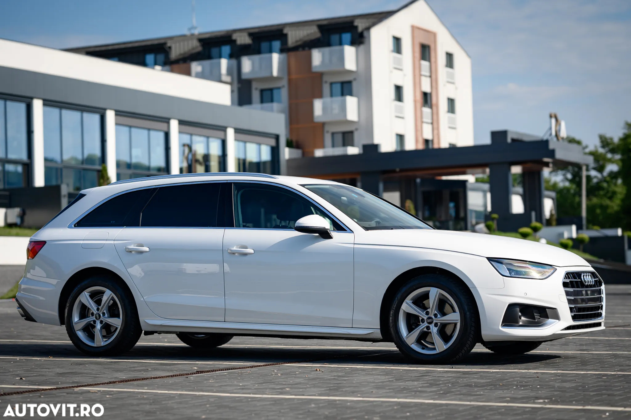 Audi A4 Avant 2.0 35 TDI S tronic MHEV Advanced - 4