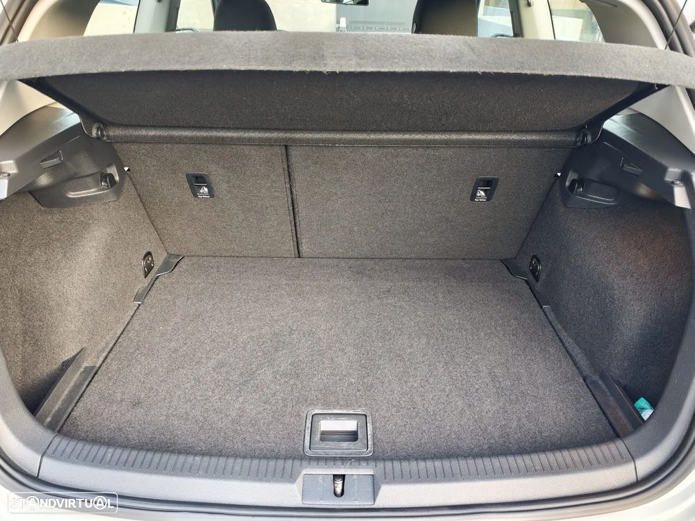 VW Golf 1.6 TDi DPF BlueMotion - 13