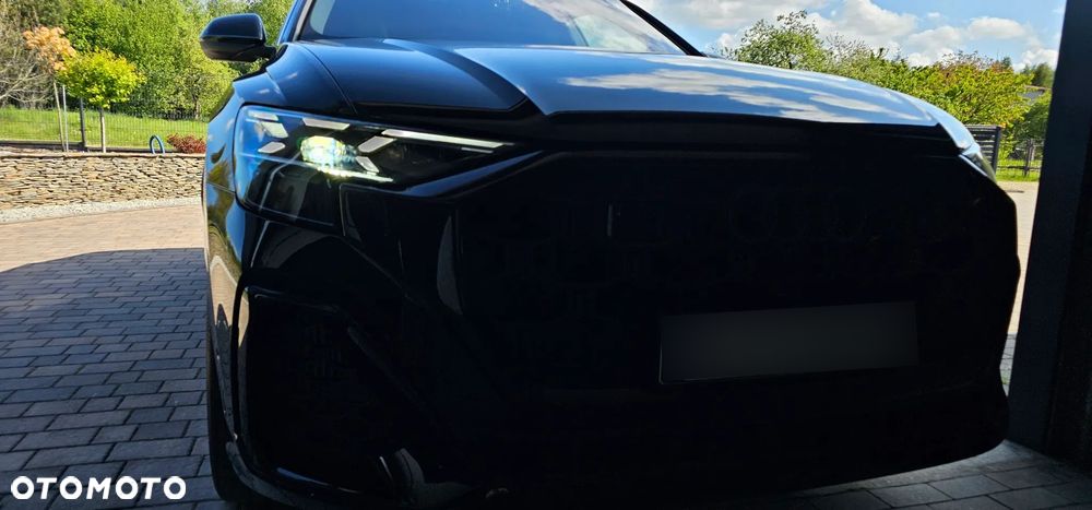 Audi SQ8 - 8