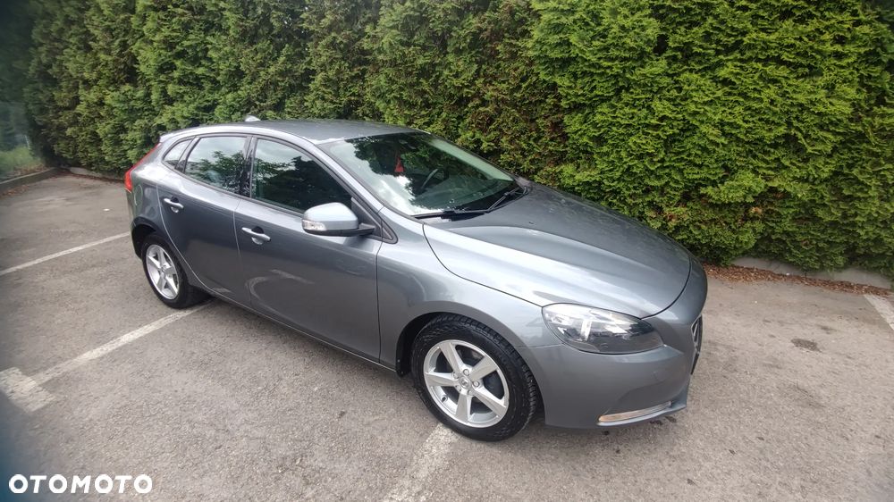 Volvo V40 D2 Drive-E Momentum - 10