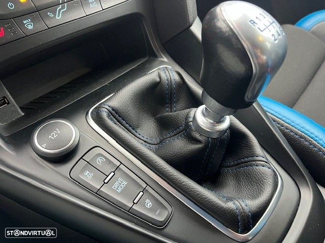 Ford Focus 2.3 EcoBoost S&S 4WD RS Blue & Black - 23