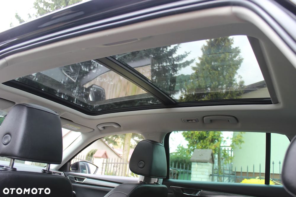 Skoda Superb 2.0 TDI DSG Premium Edition - 22