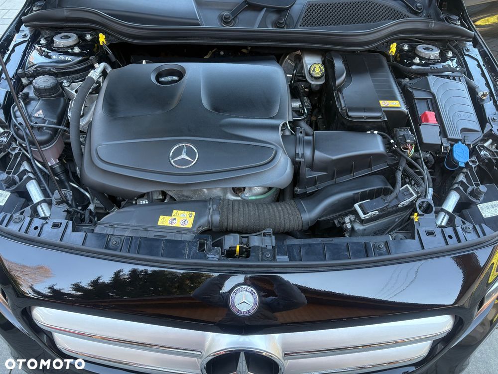 Mercedes-Benz GLA - 24