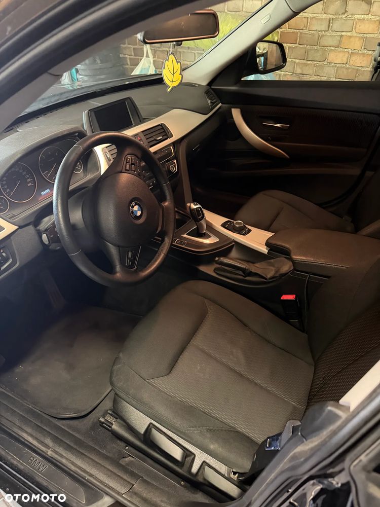 BMW Seria 3 318d - 3