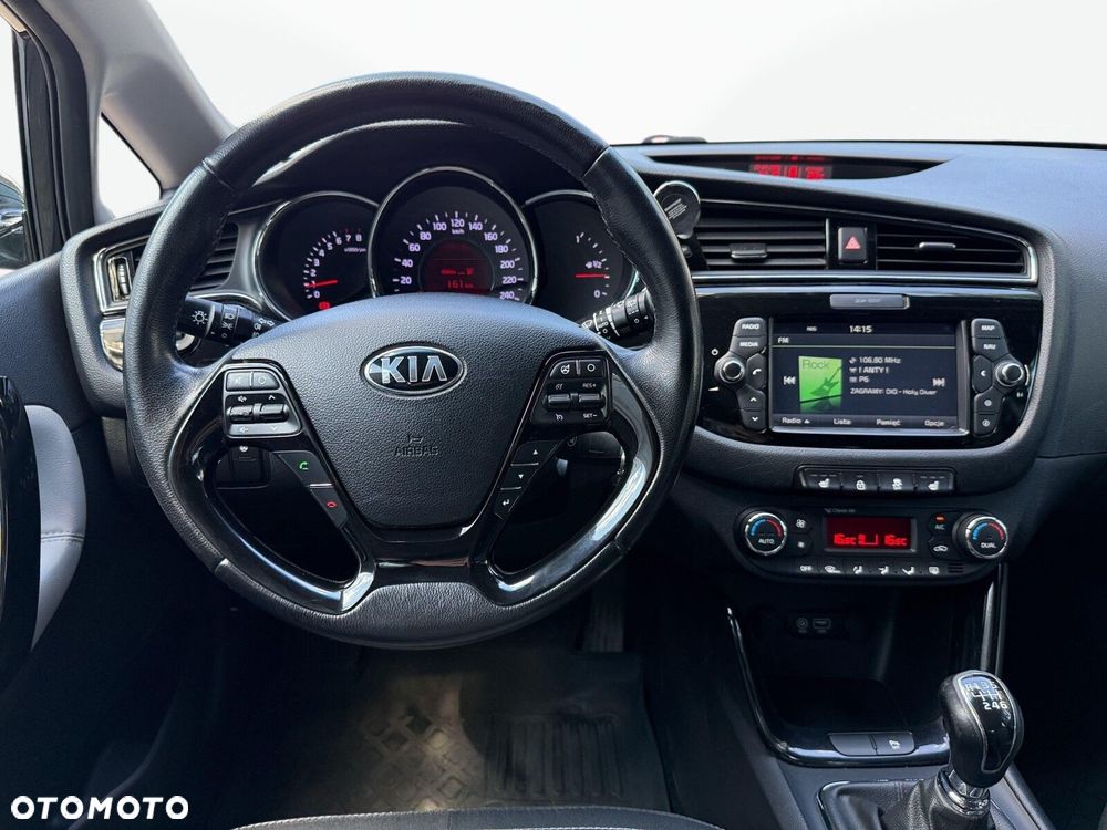 Kia Ceed - 16