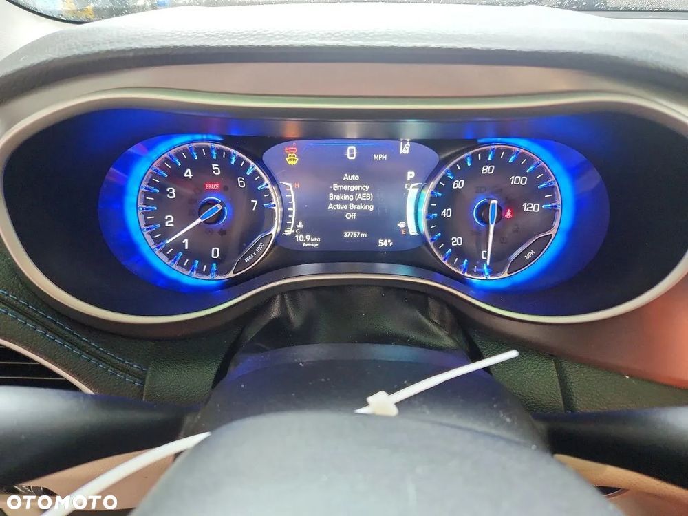 Chrysler Pacifica - 11