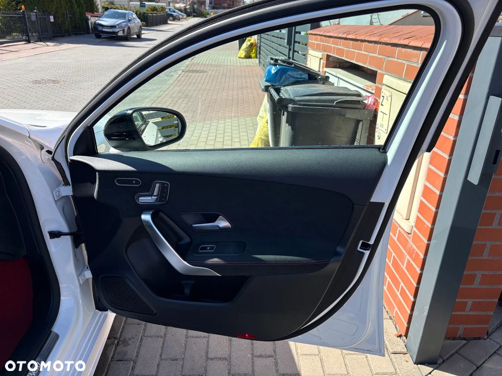 Mercedes-Benz Klasa A 200 AMG Line 7G-DCT - 16