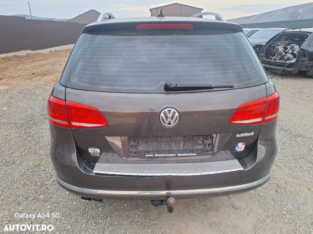 Dezmembrez VW Passat B7 1.8 tfsi CDAA cod culoare LB8R - 4