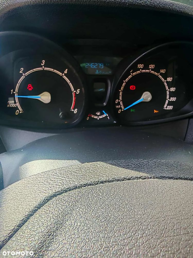 Ford Transit Courier - 9