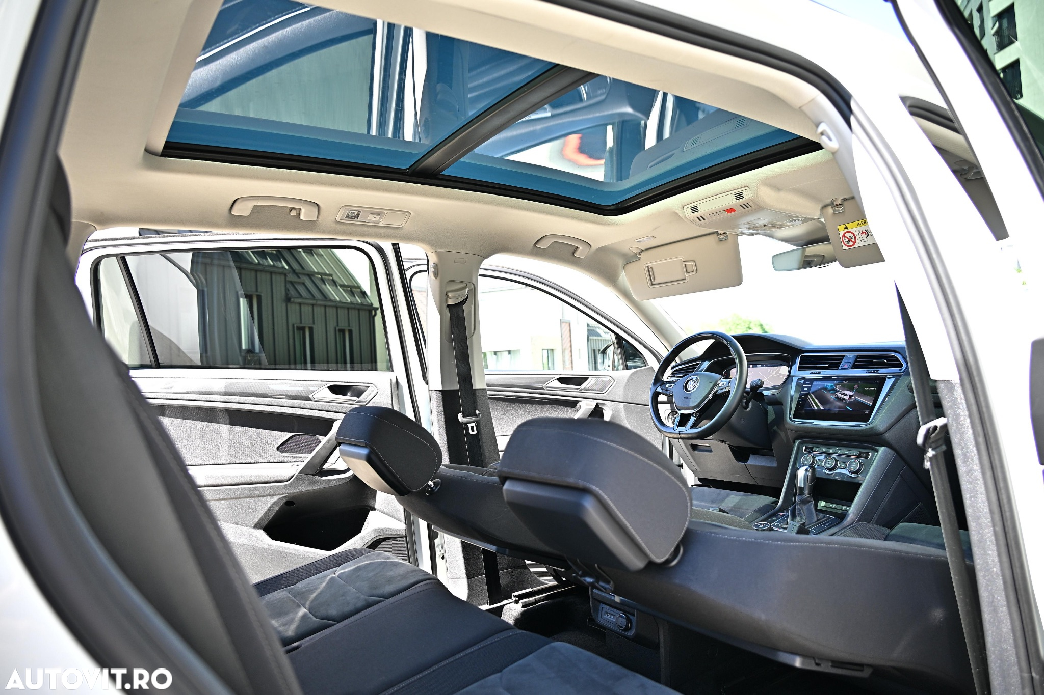 Volkswagen Tiguan Allspace 2.0 TDI 4Mot DSG R-Line - 29
