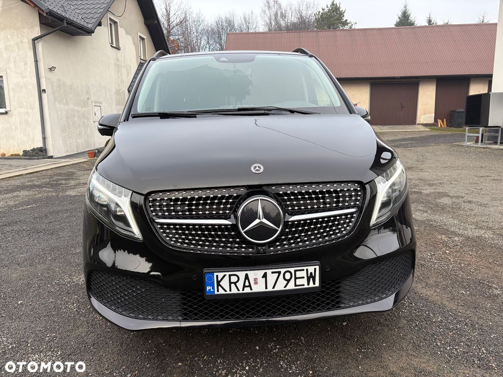 Mercedes-Benz Klasa V 300 d extralang 4Matic 9G-TRONIC Edition Edition 2023 - 4