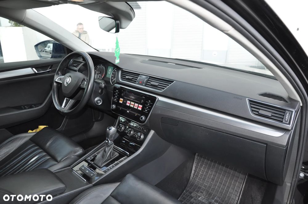 Skoda Superb 2.0 TDI DSG Premium Edition - 16