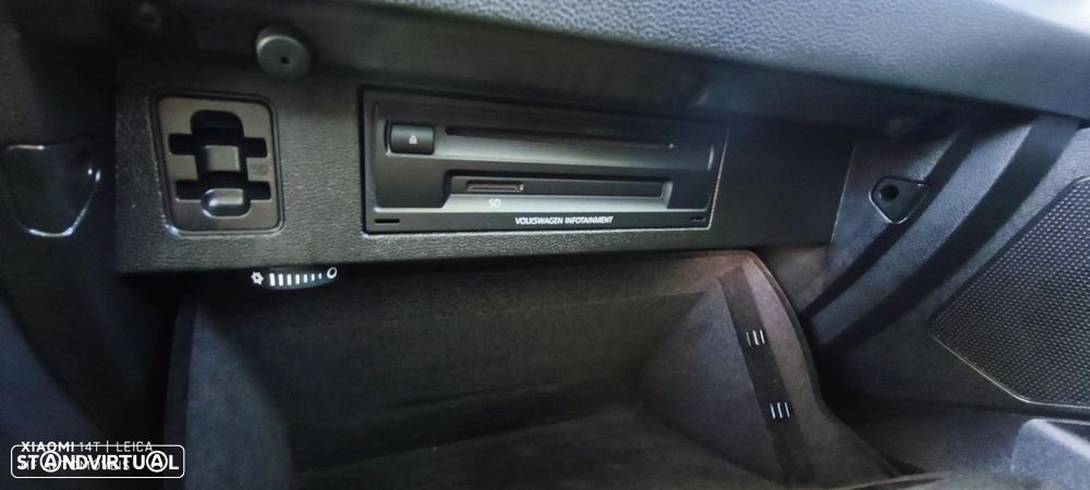 VW Passat 1.6 TDI BlueMotion - 32