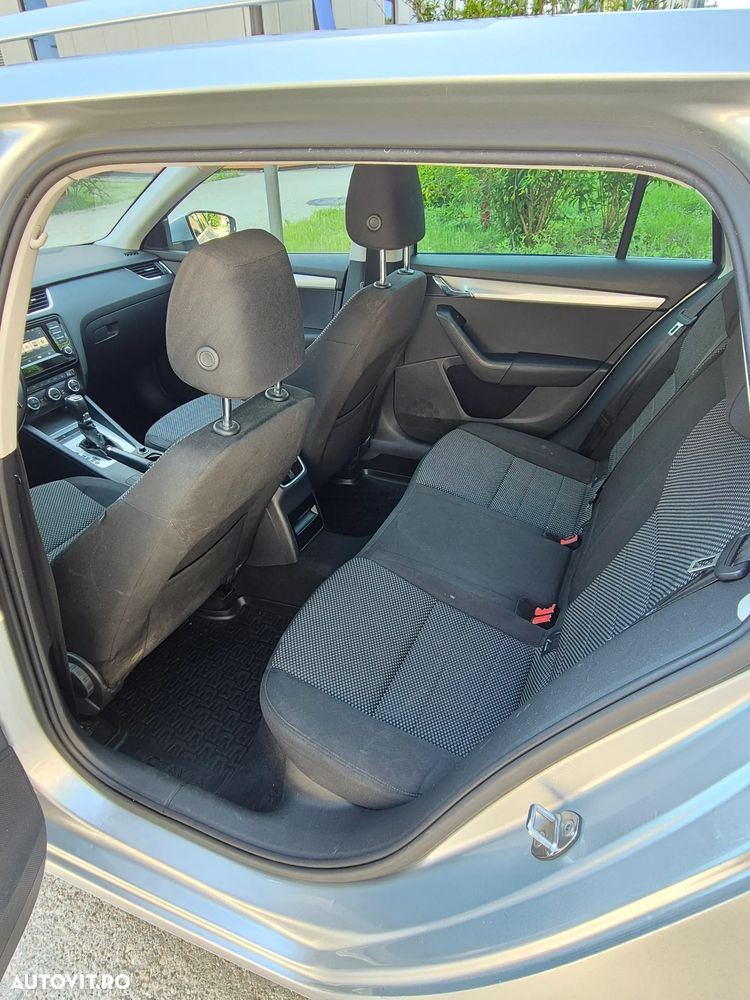 Skoda Octavia 1.6 TDI DSG Style - 10
