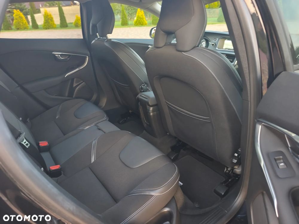 Volvo V40 D2 Summum - 17