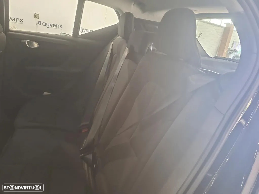 Volvo XC 40 1.5 T2 Momentum Core - 8