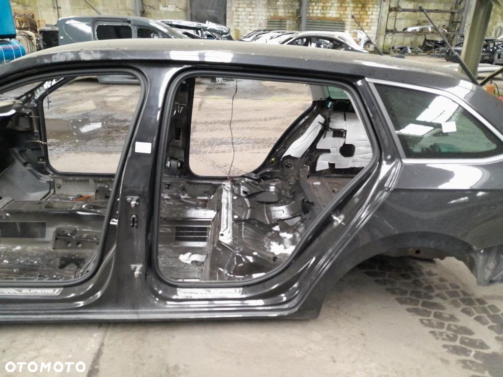 SKODA SUPERB III KOMBI PRÓG LEWY LF9R - 3
