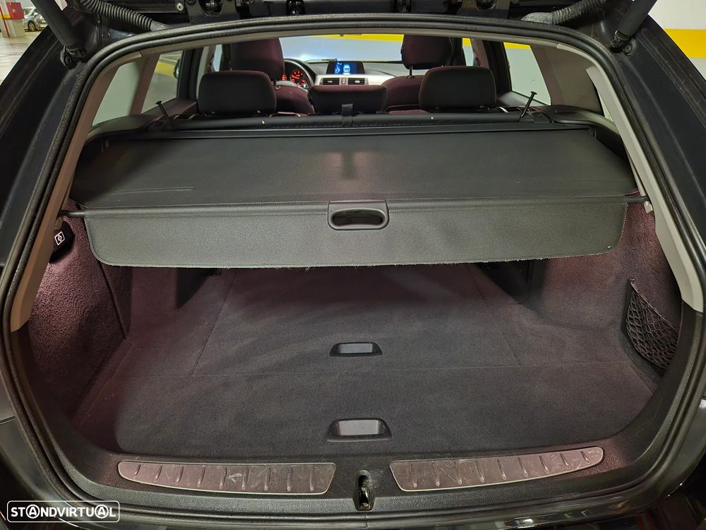 BMW 318 d Touring Auto Line Sport - 36