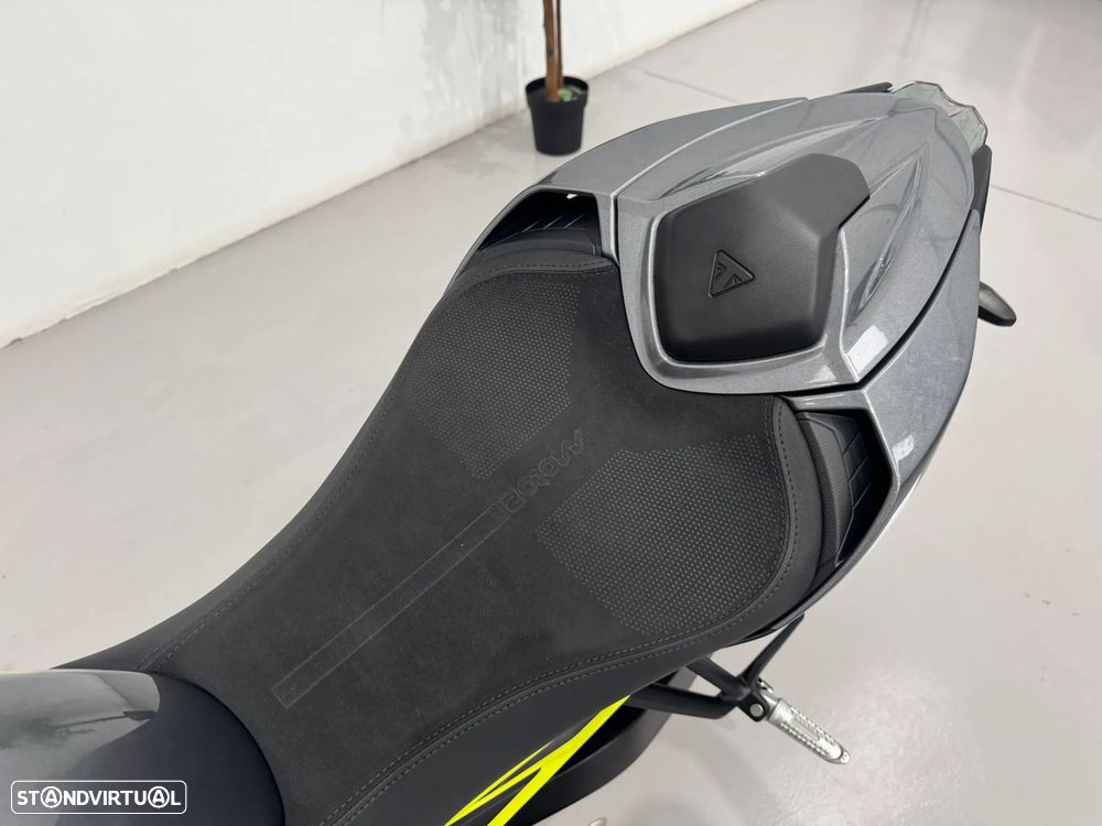 Triumph Street Triple 765 Moto2 - 17