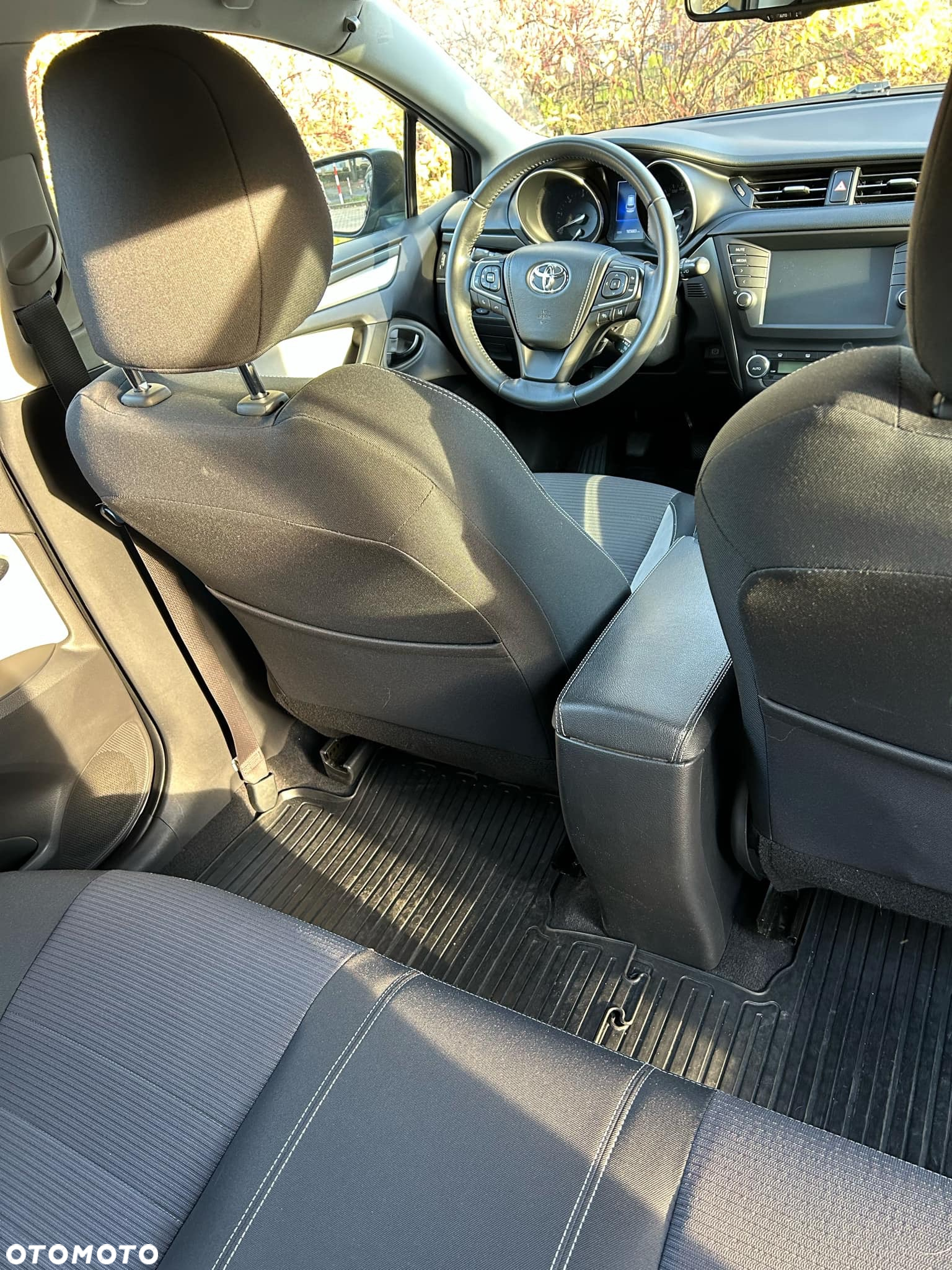 Toyota Avensis 2.0 D-4D Selection - 12