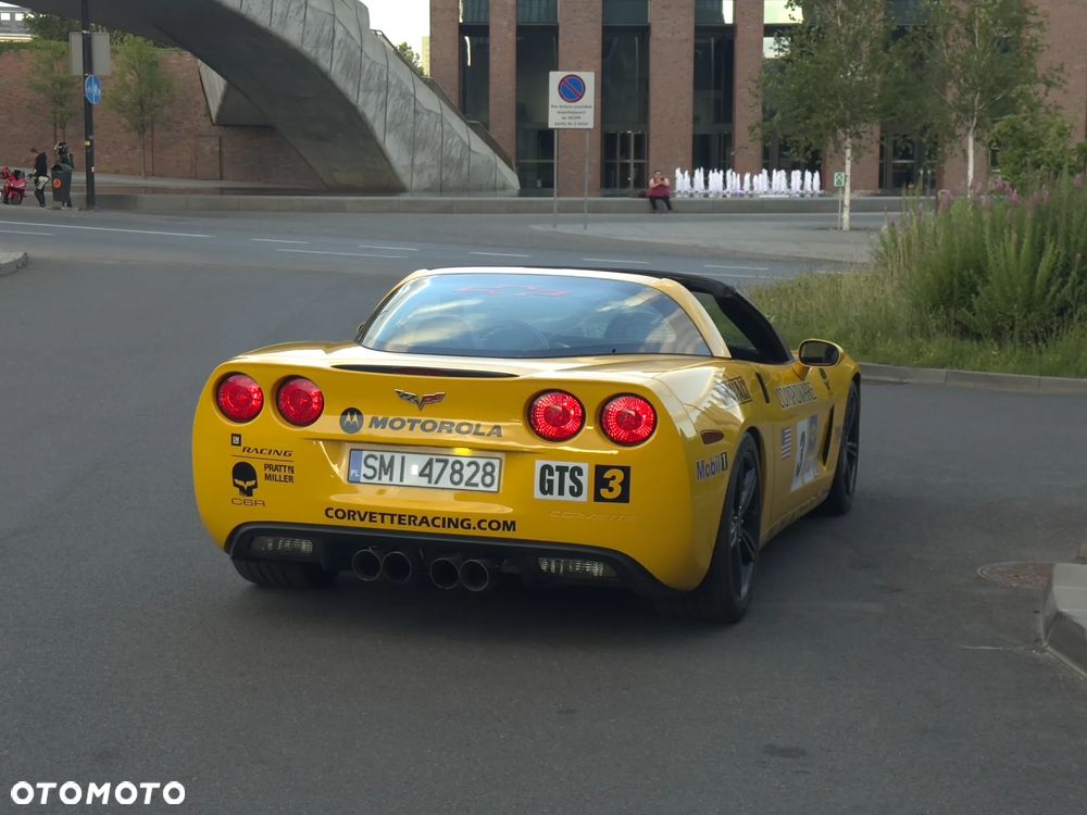 Chevrolet Corvette - 14
