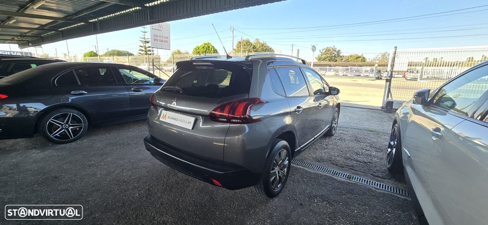 Peugeot 2008 1.2 PureTech Style - 8