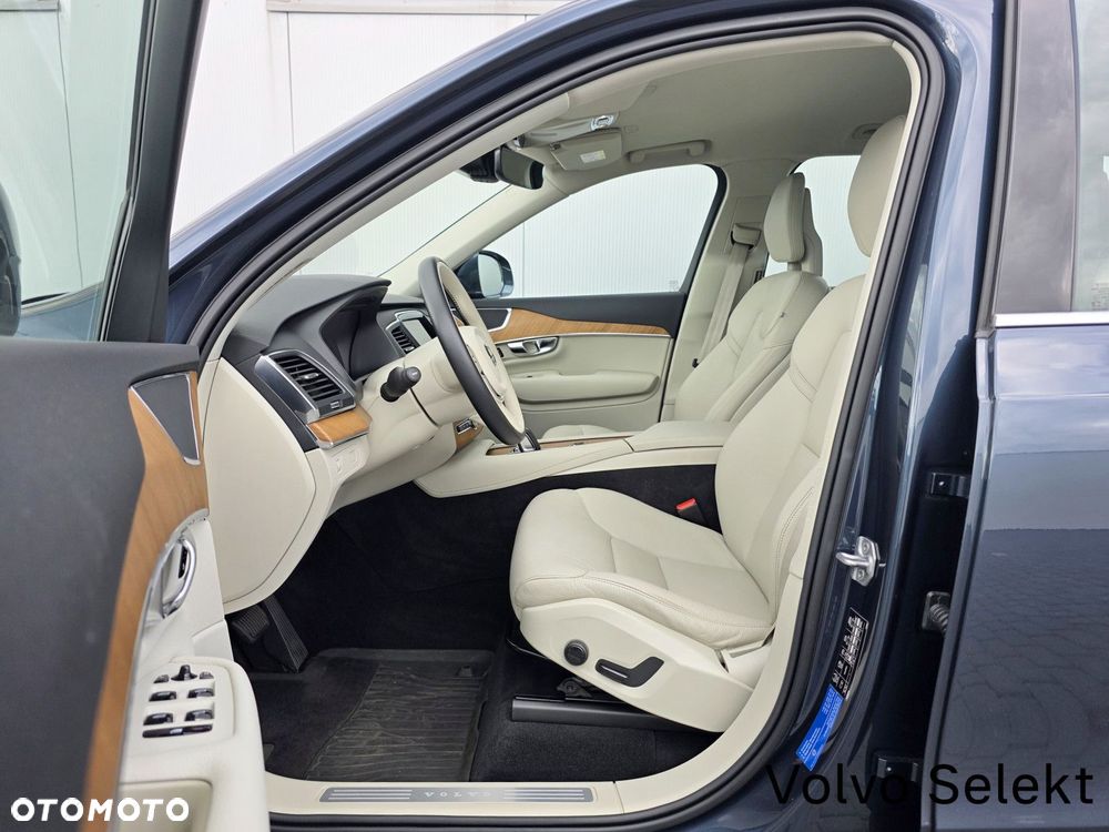 Volvo XC 90 - 12