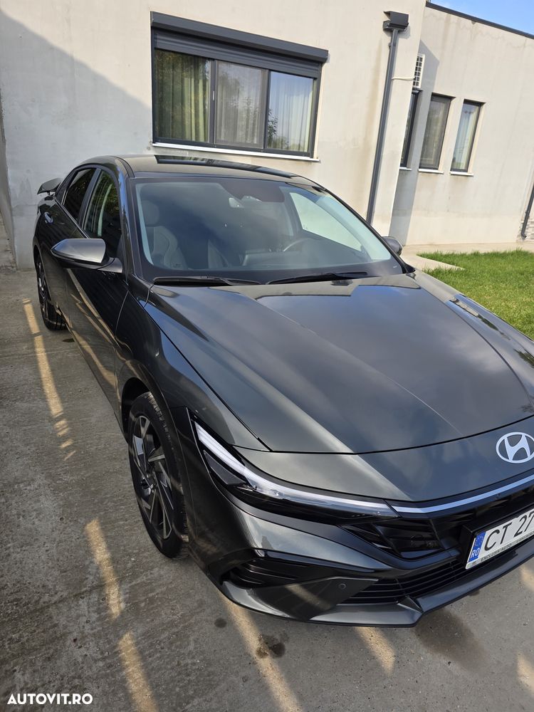 Hyundai Elantra 1.6 l 123 CP CVT Exclusive Navi - 12